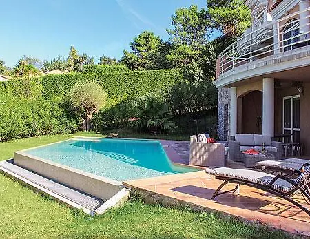 St Hubert Villa *